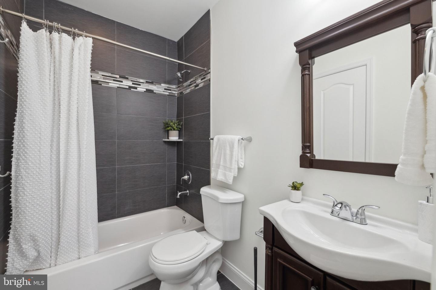1363 Childress St NE #4