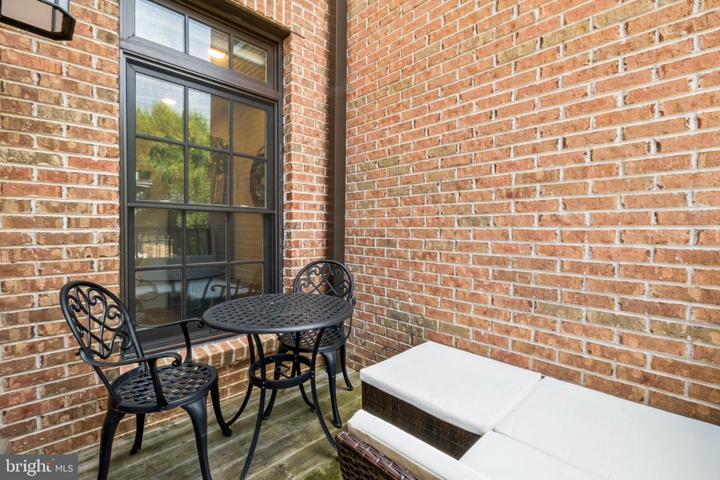 1309 E ST SE #18