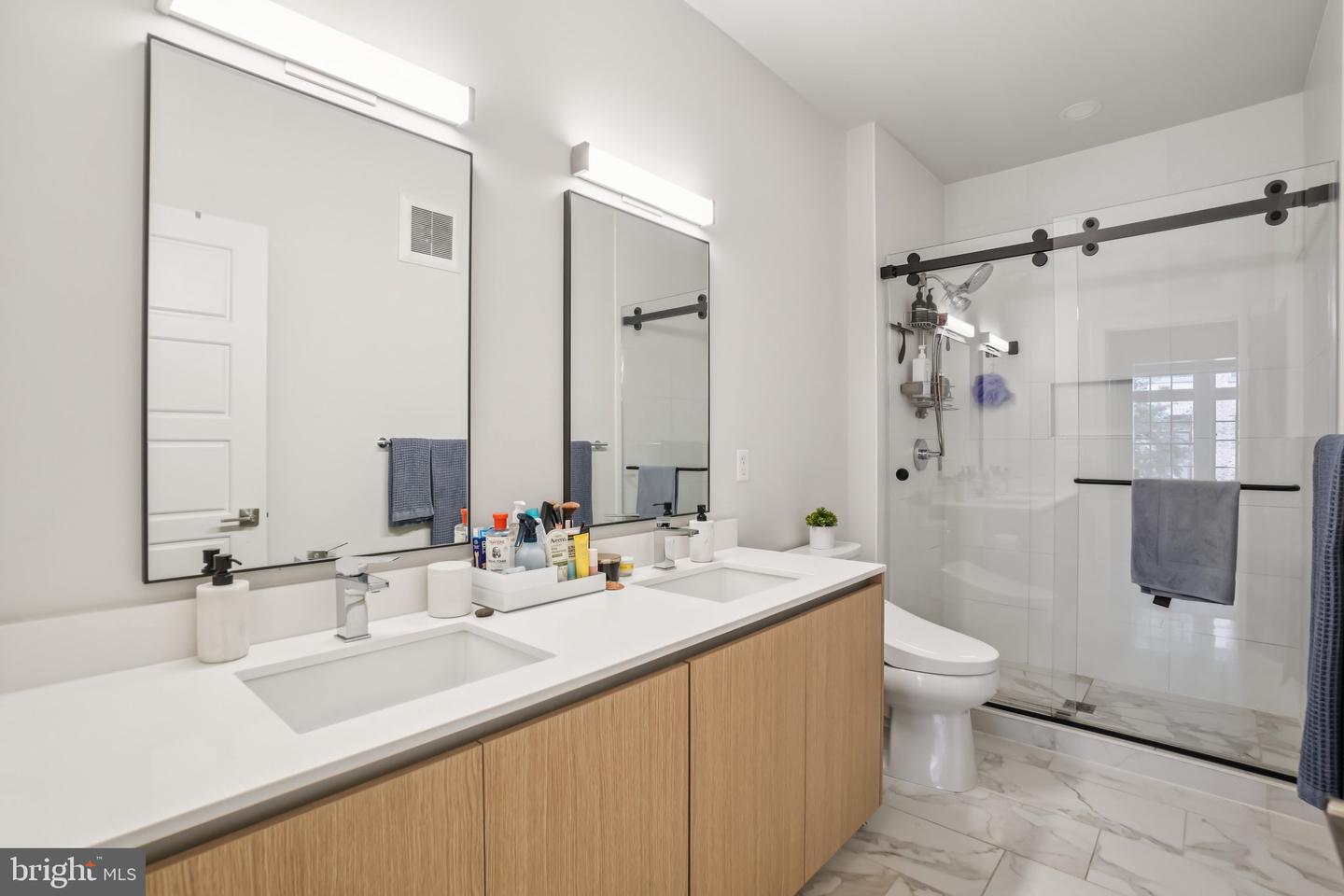 1309 E ST SE #18