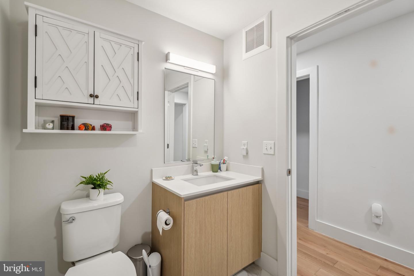 1309 E ST SE #18