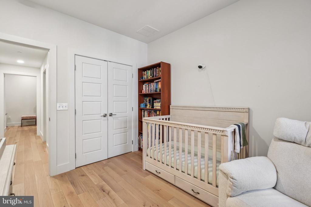 1309 E ST SE #18