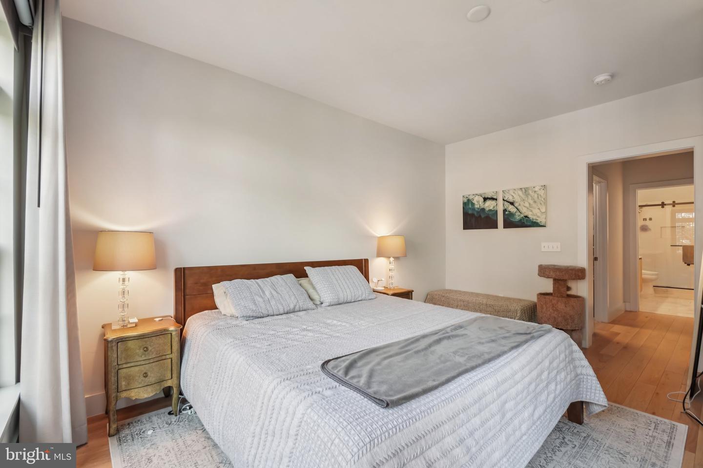 1309 E ST SE #18