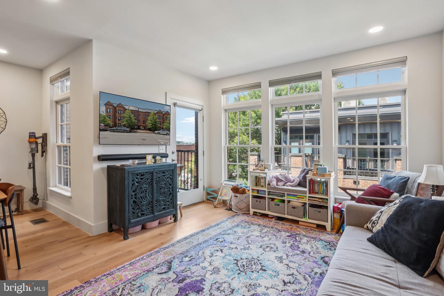 1309 E ST SE #18