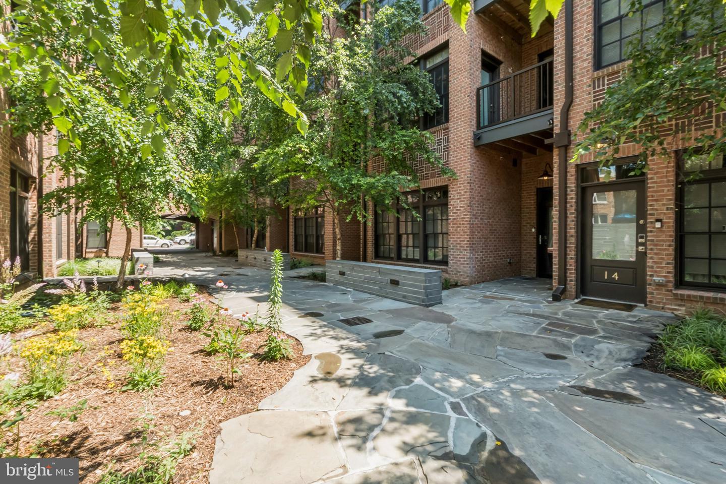 1309 E ST SE #18