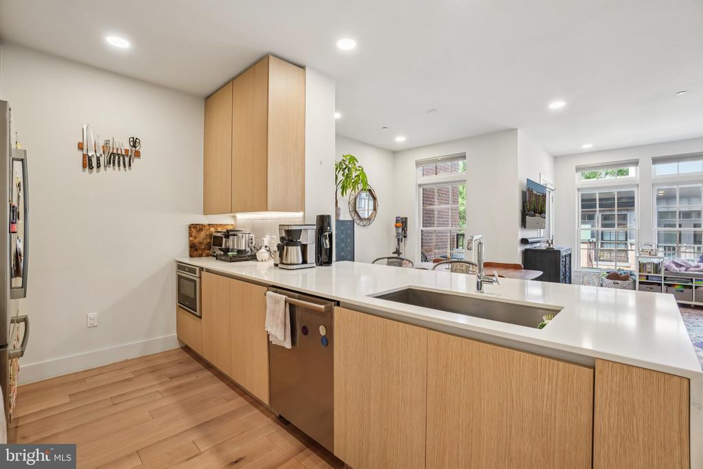 1309 E ST SE #18