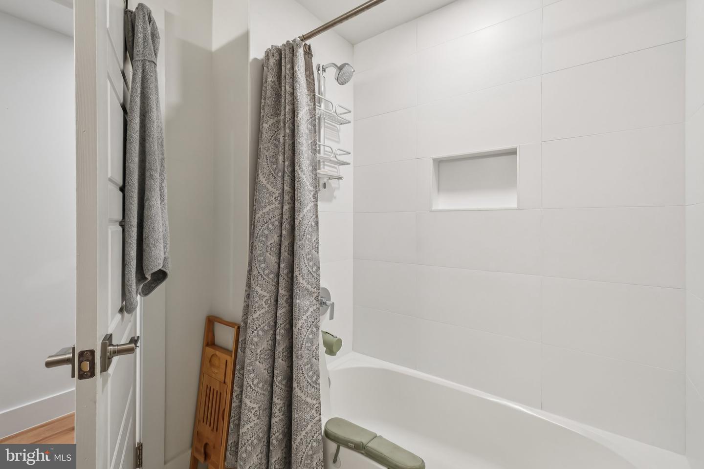 1309 E ST SE #18