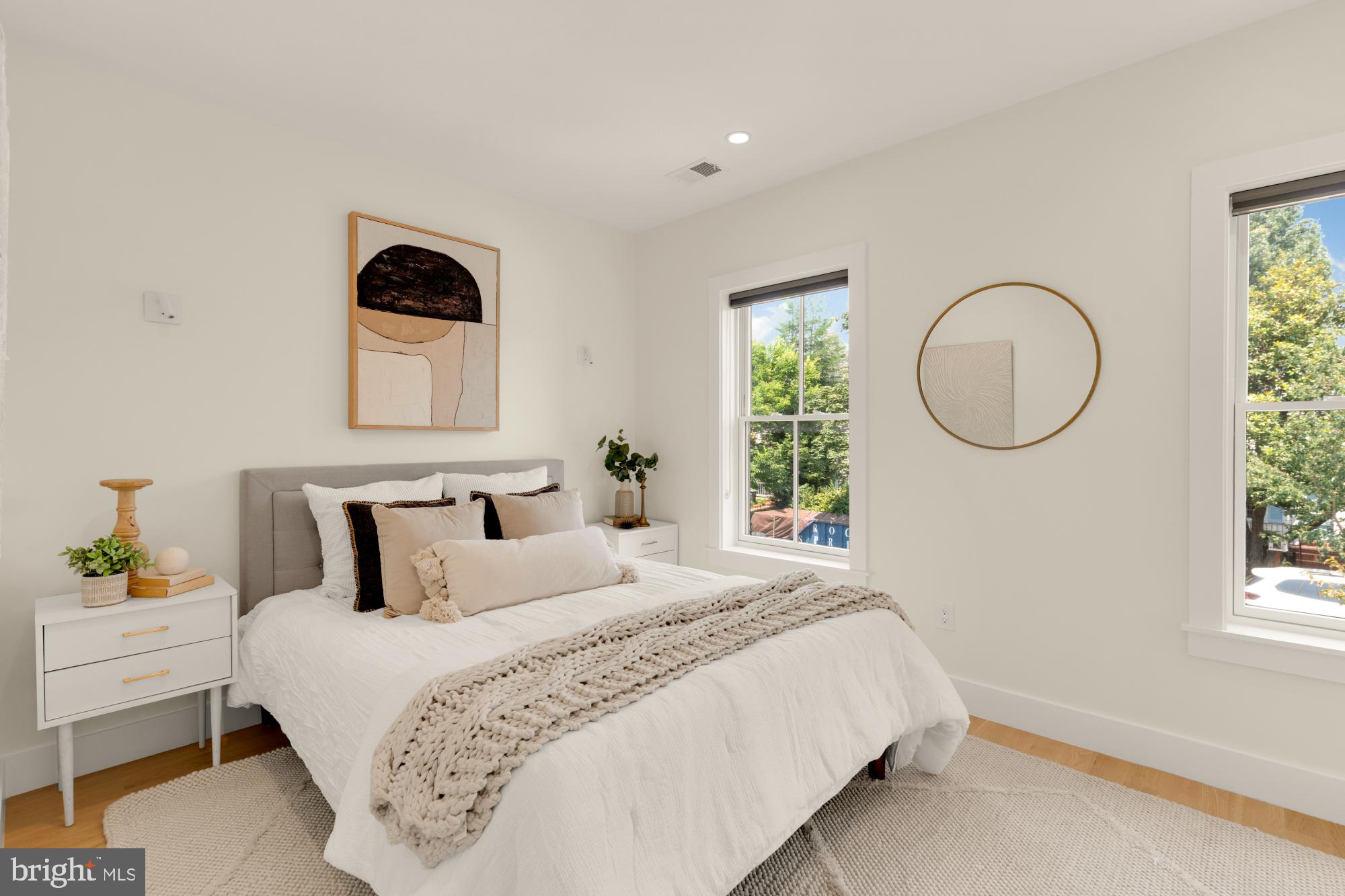 419 Independence Ave SE