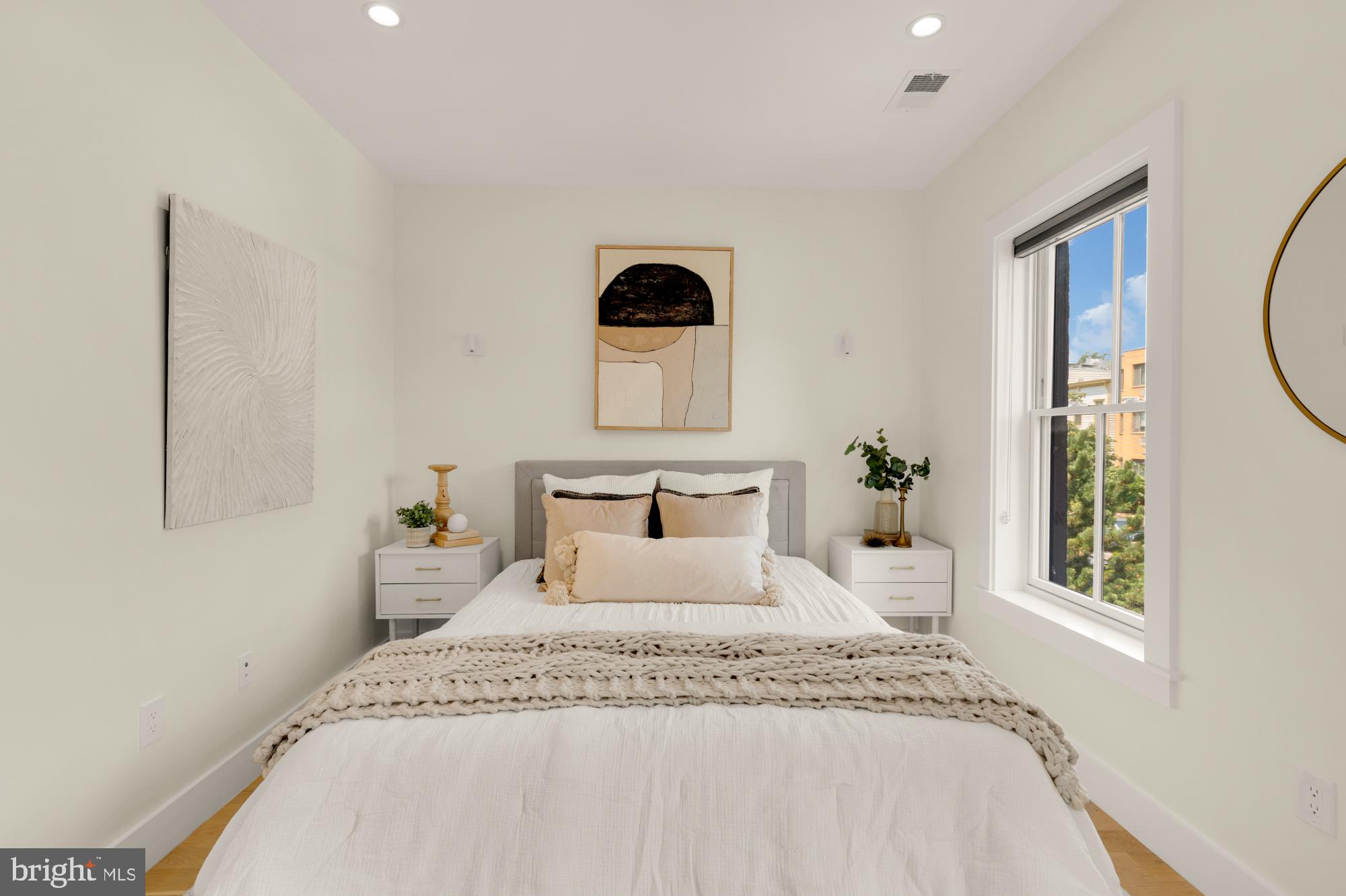 419 Independence Ave SE