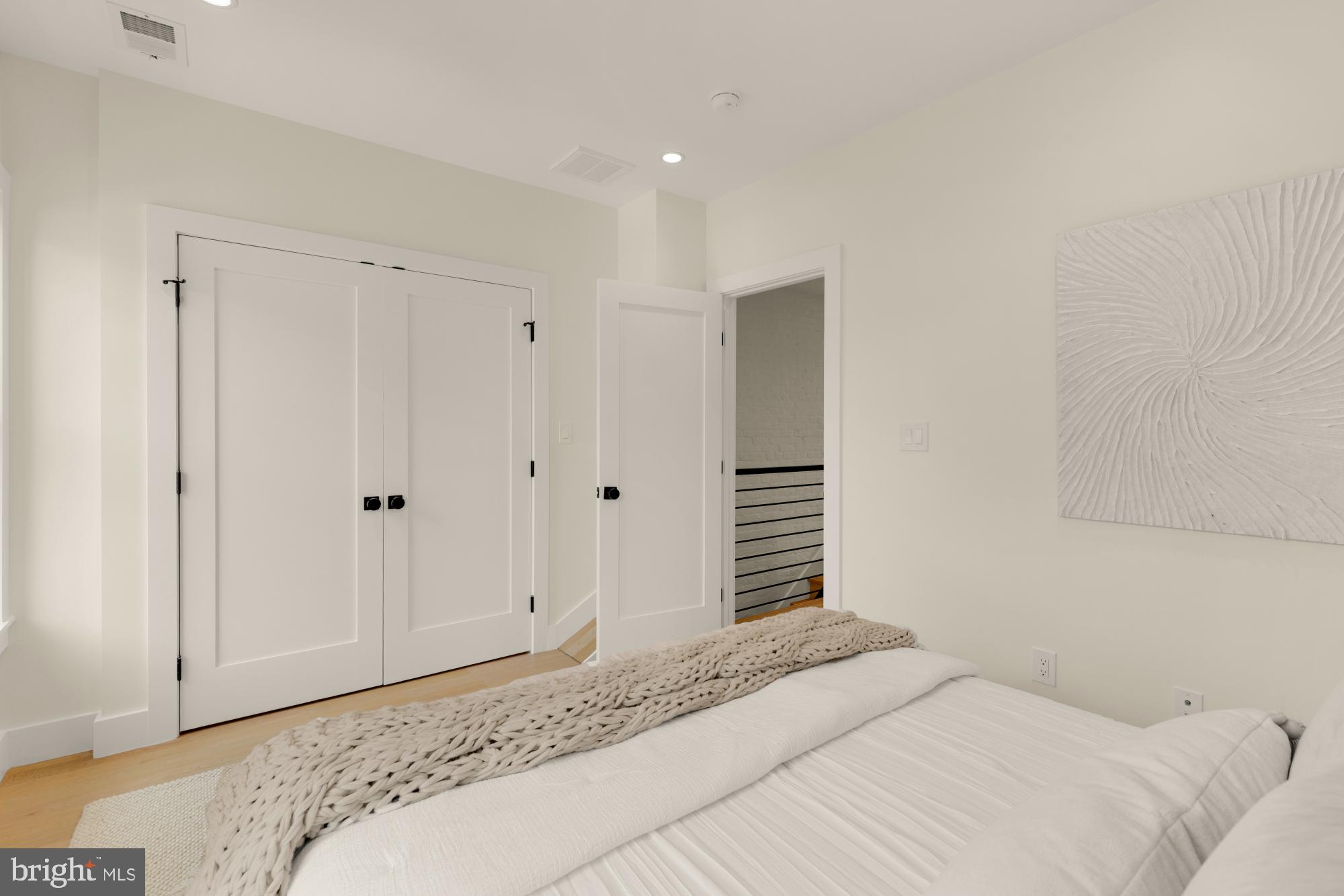 419 Independence Ave SE