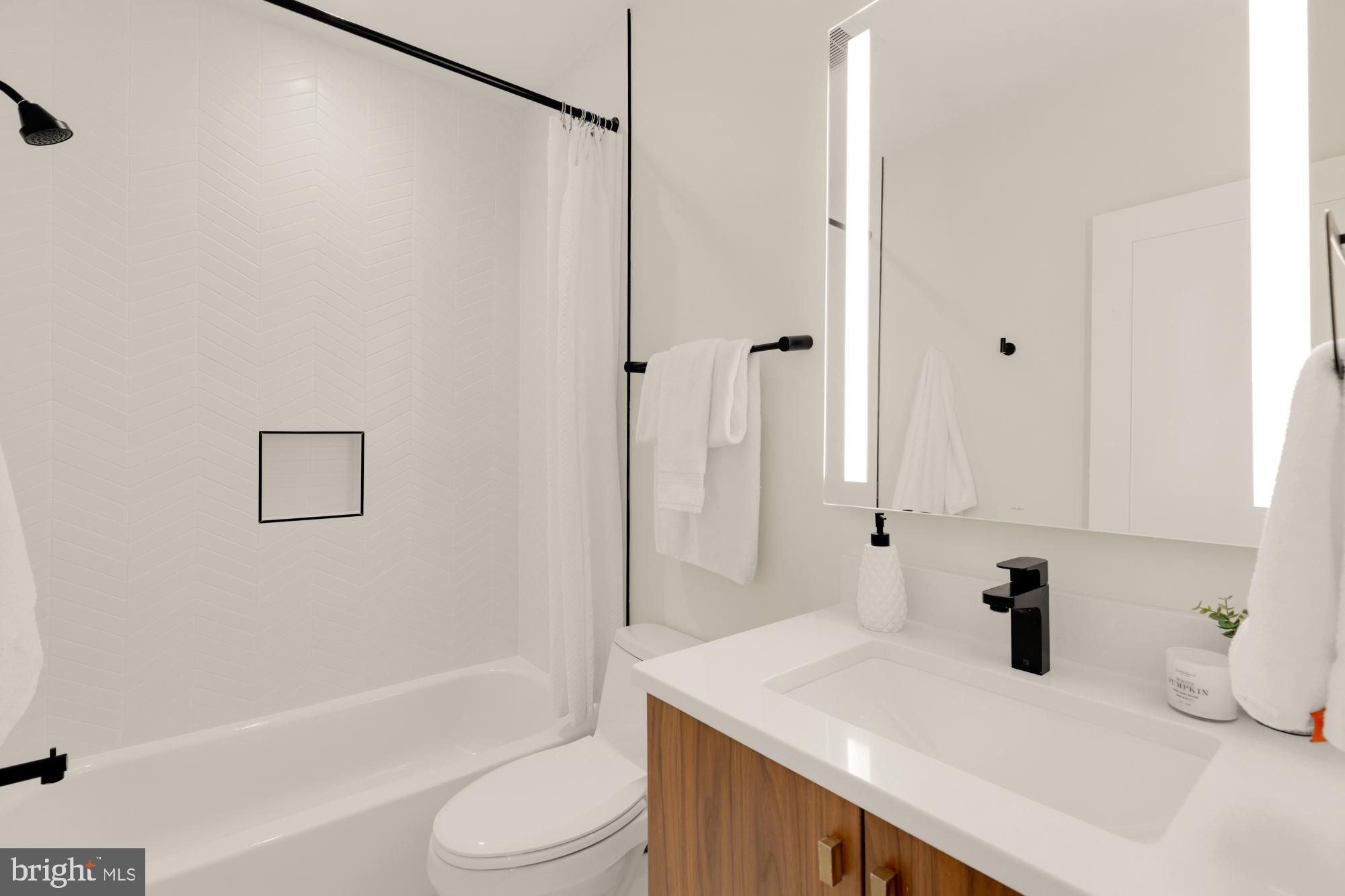 419 Independence Ave SE