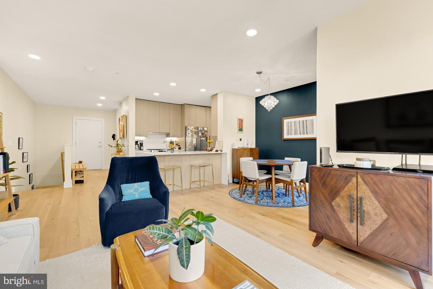 1309 E ST SE #19