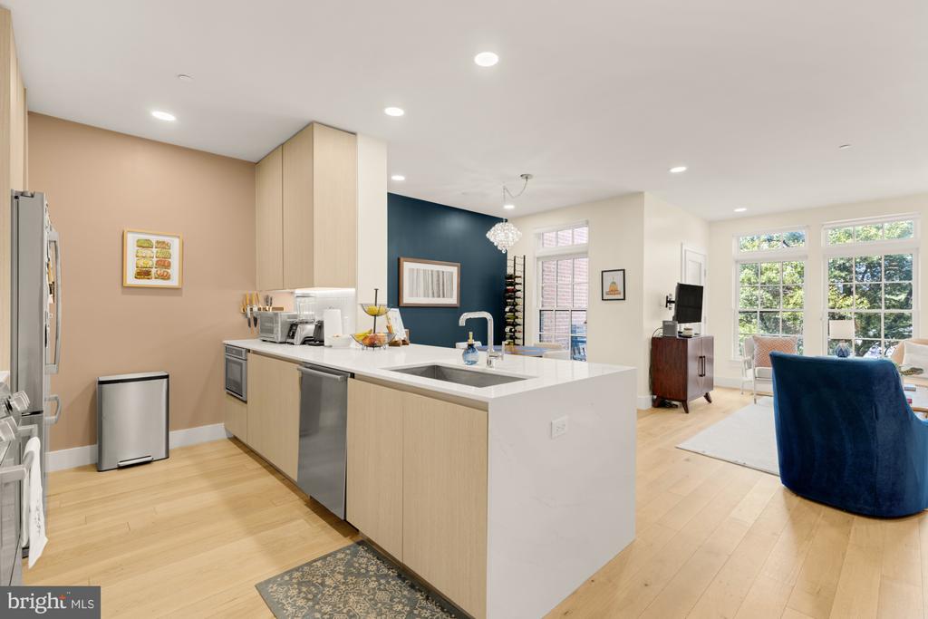 1309 E ST SE #19