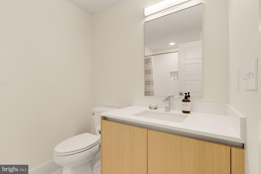 1309 E ST SE #19