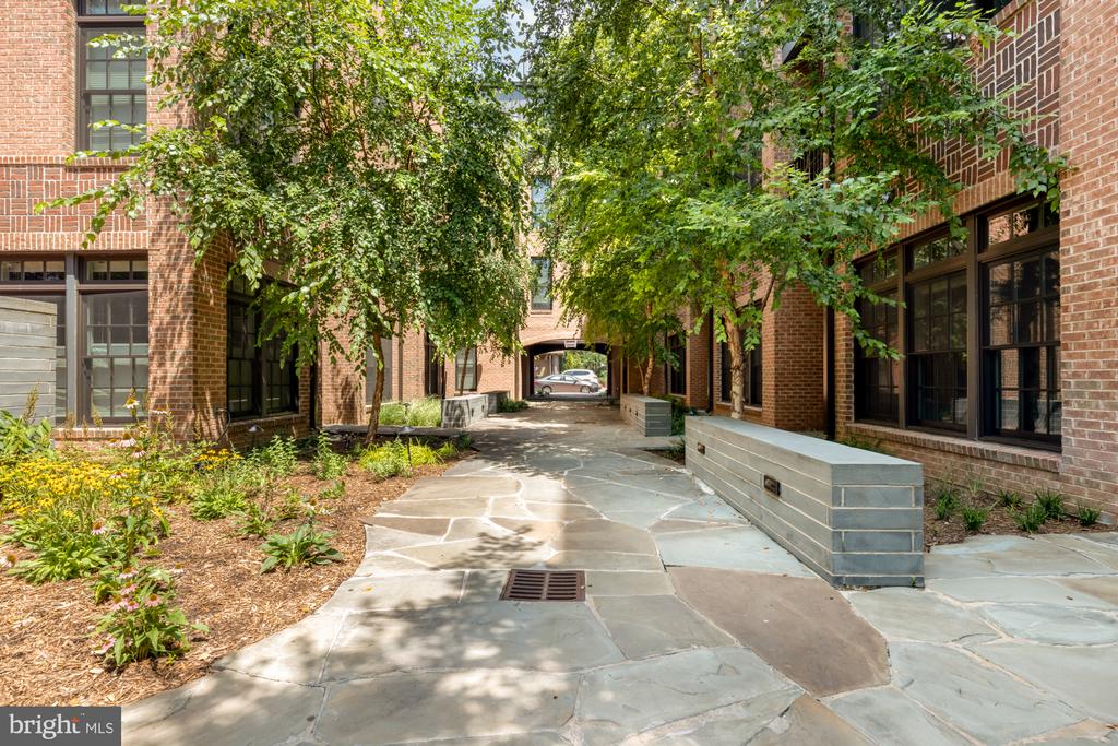 1309 E ST SE #19