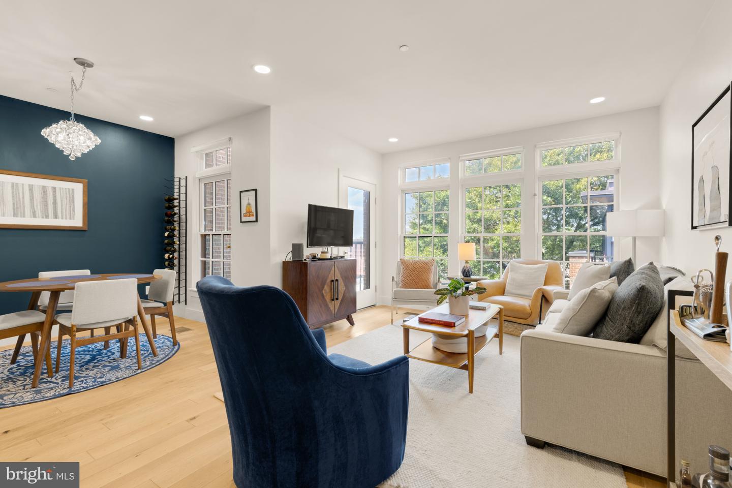 1309 E ST SE #19