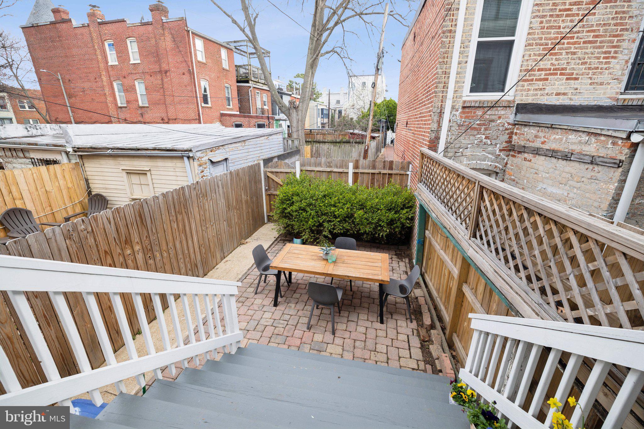 659 MARYLAND AVENUE NE