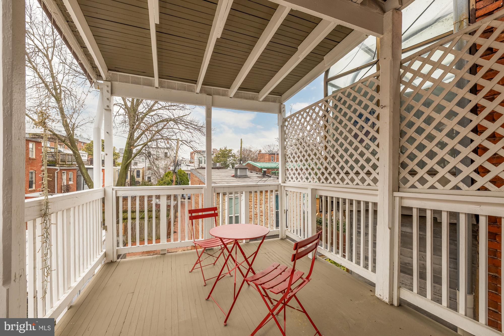 659 MARYLAND AVENUE NE