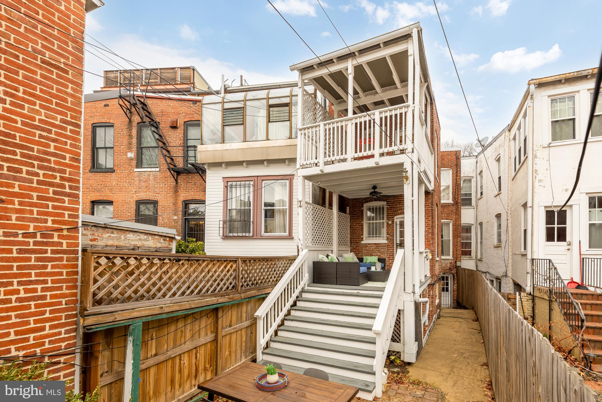 659 MARYLAND AVENUE NE