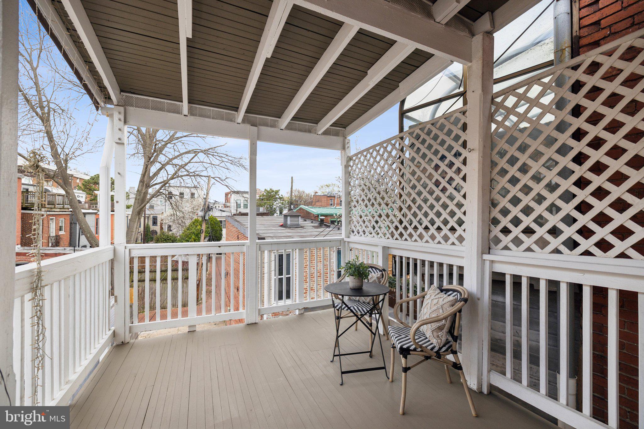 659 MARYLAND AVENUE NE