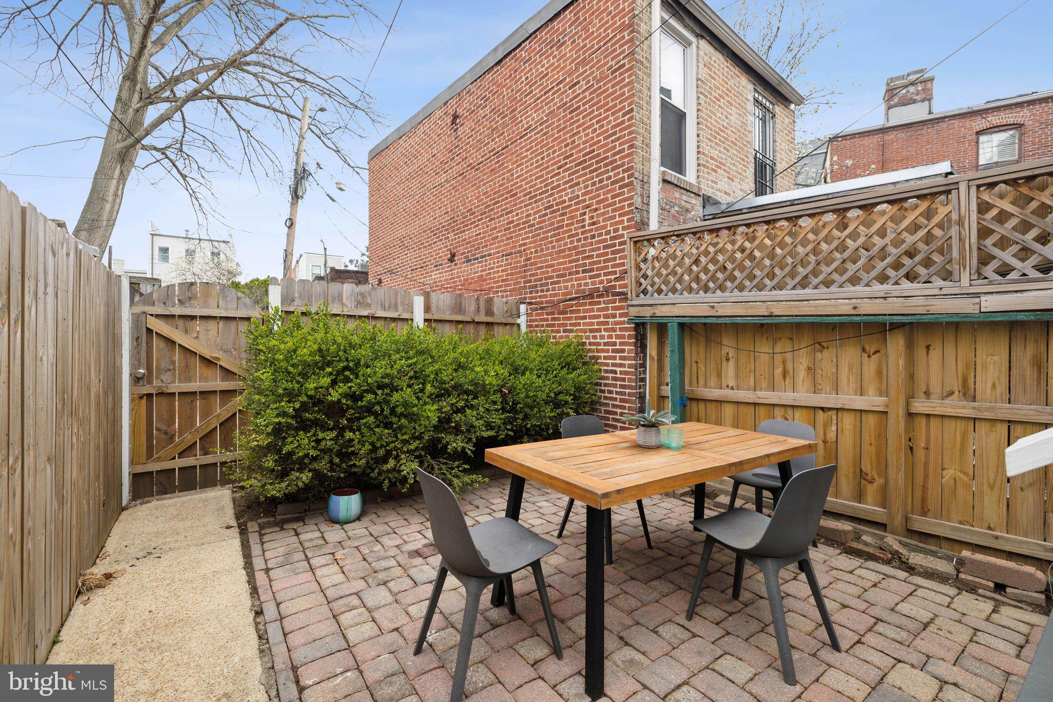 659 MARYLAND AVENUE NE