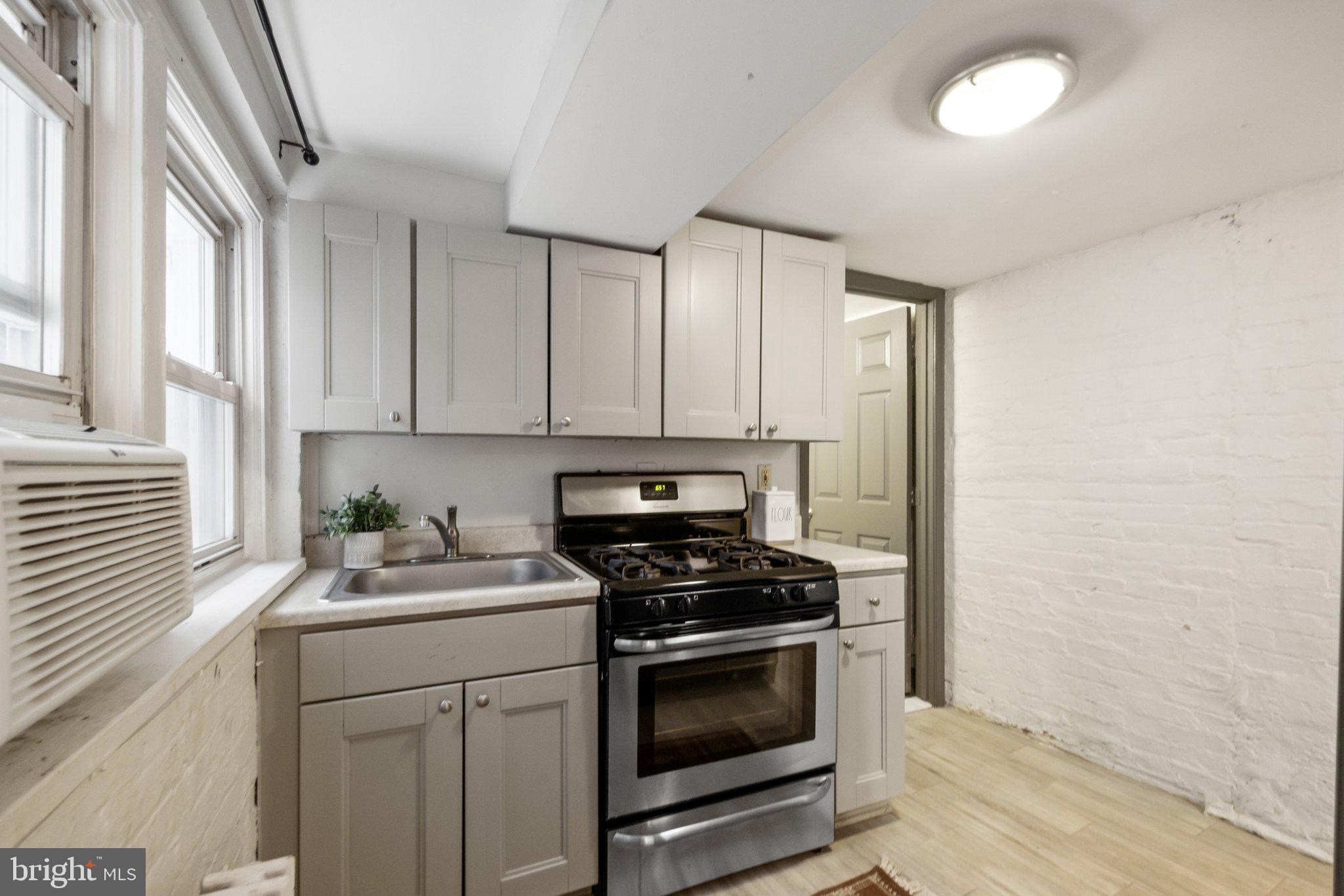 659 MARYLAND AVENUE NE