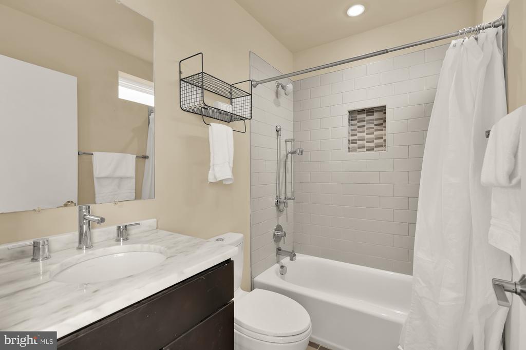 3209 12TH STREET NE 102