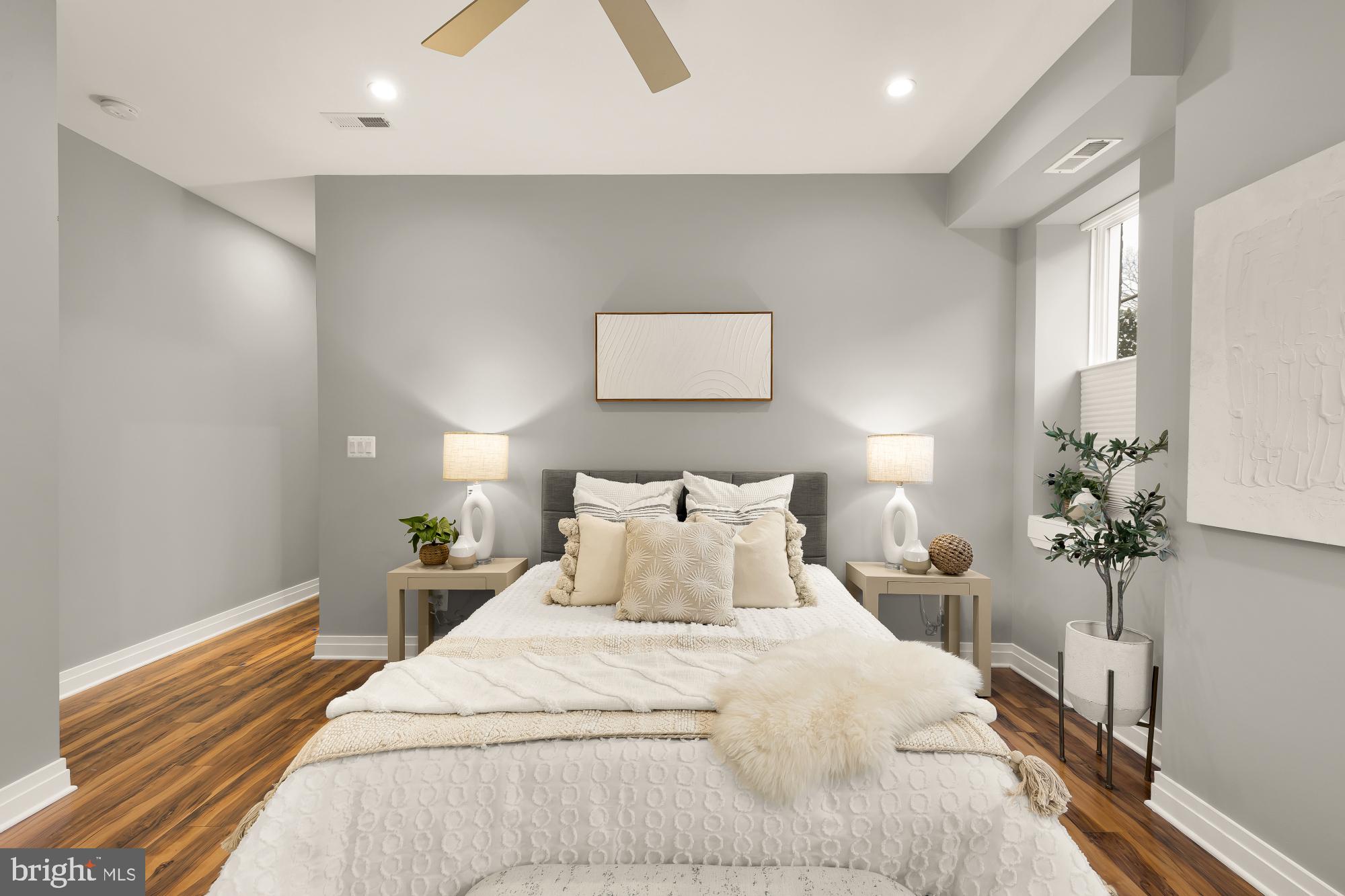 1719 LINCOLN ROAD NE 1