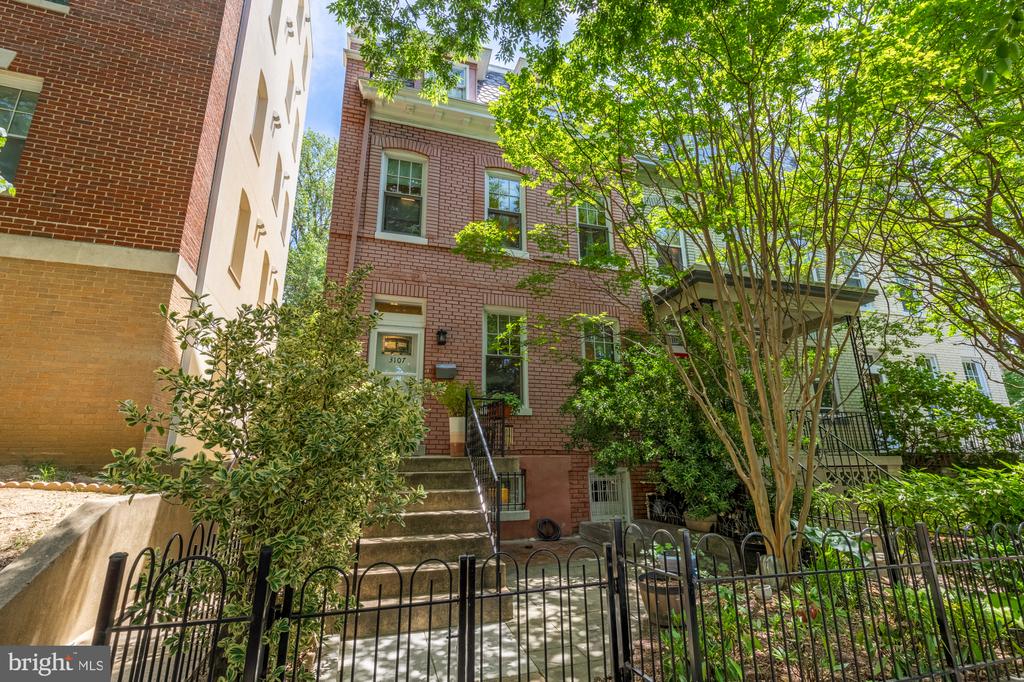 3107 17TH STREET NW