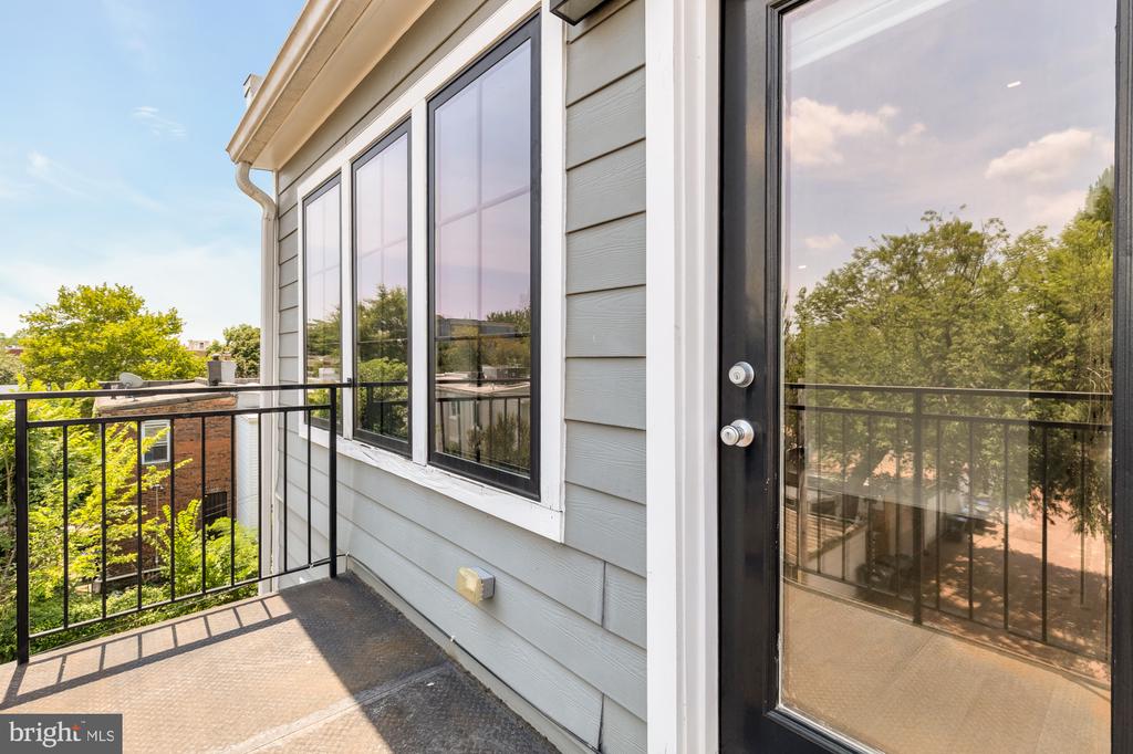 330 16TH STREET SE Unit: 2