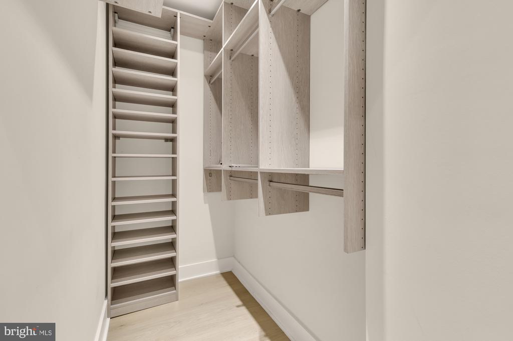 330 16TH STREET SE Unit: 2