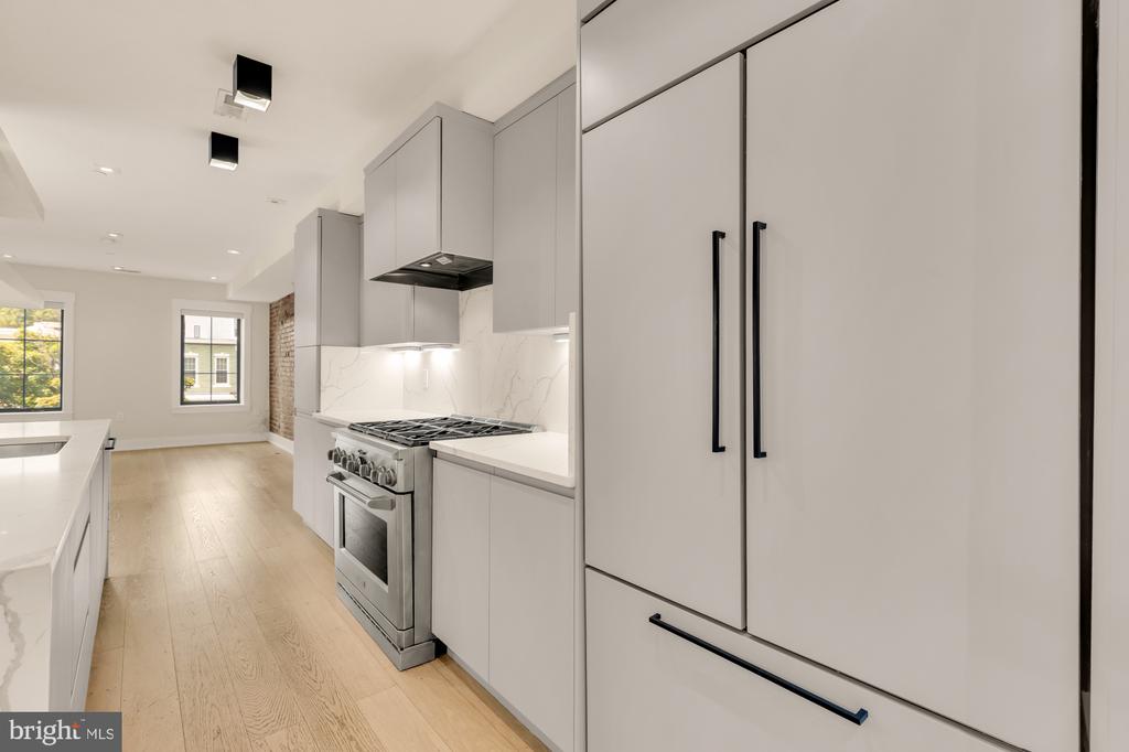 330 16TH STREET SE Unit: 2