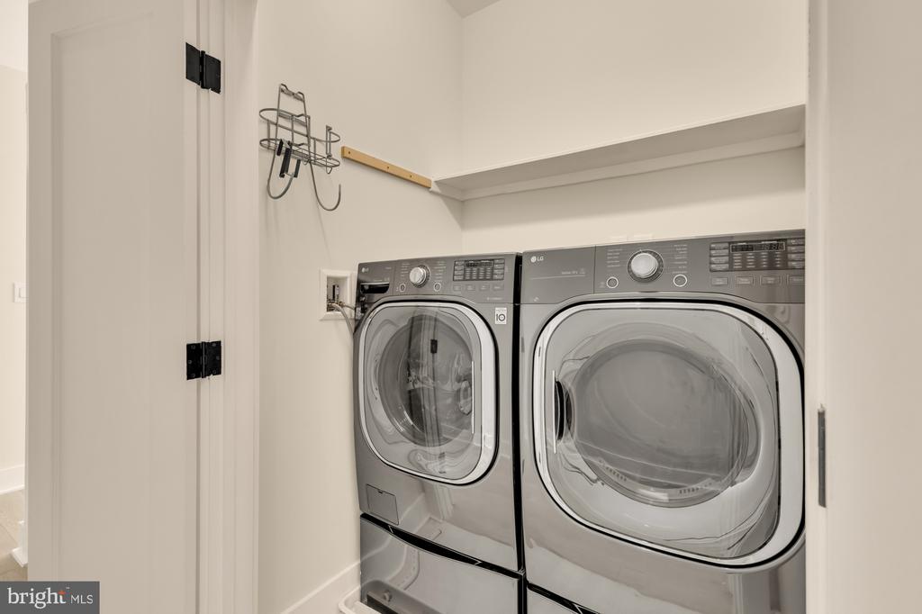 330 16TH STREET SE Unit: 2