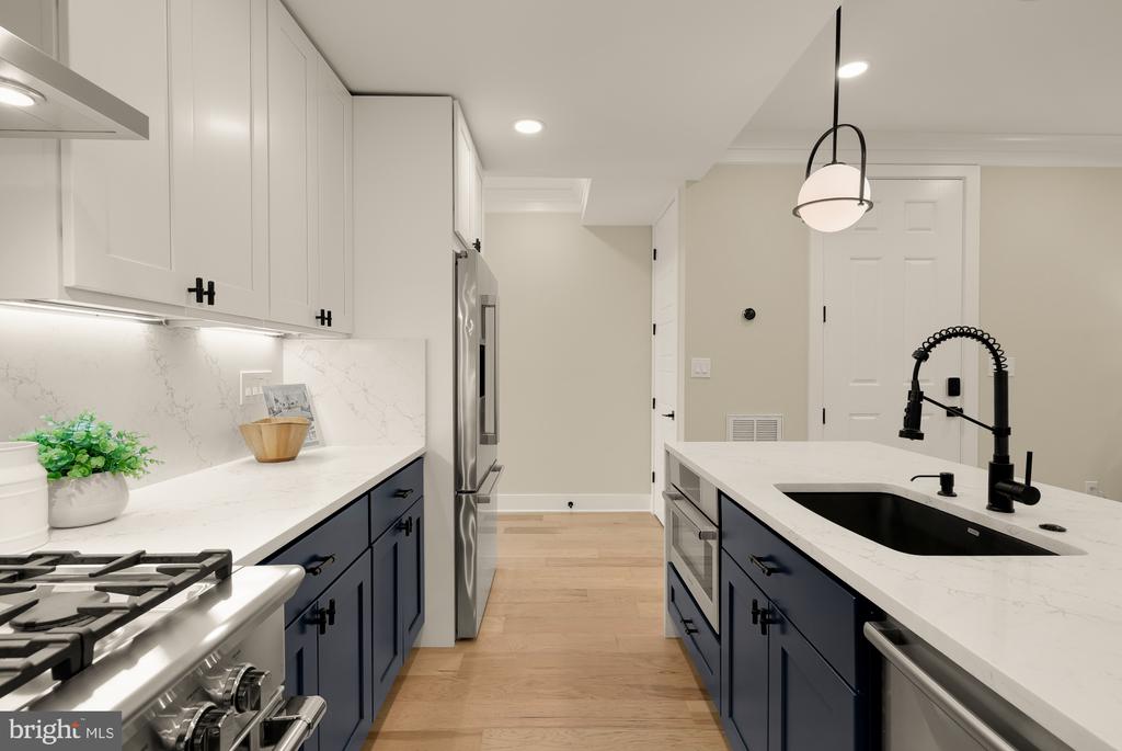 756 PRINCETON PLACE NW Unit: 2