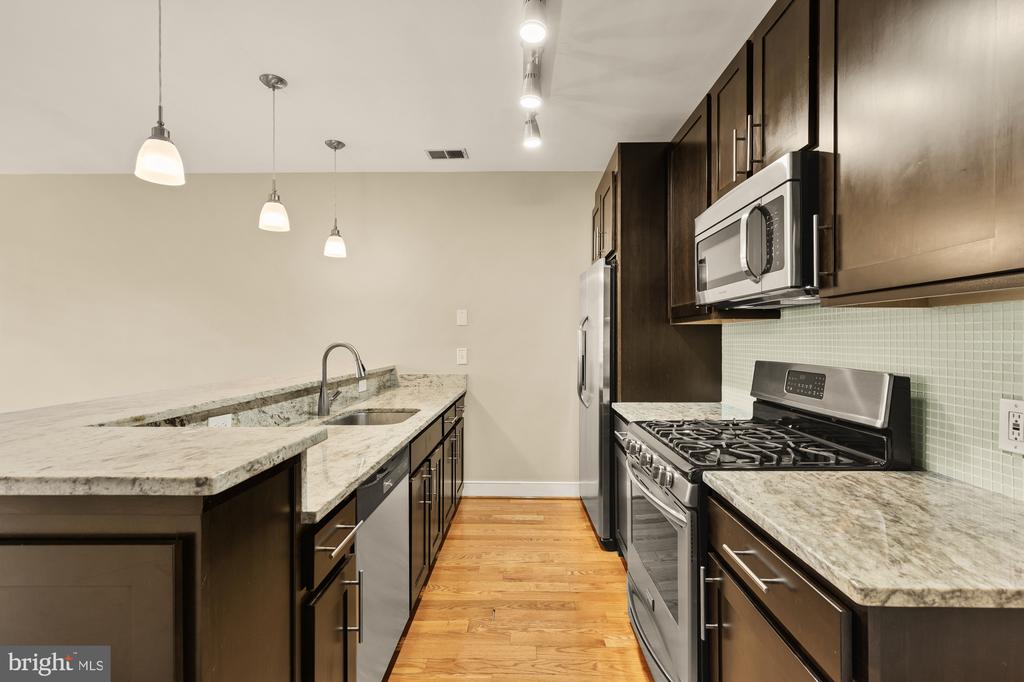 1353 ADAMS STREET NE Unit: 3