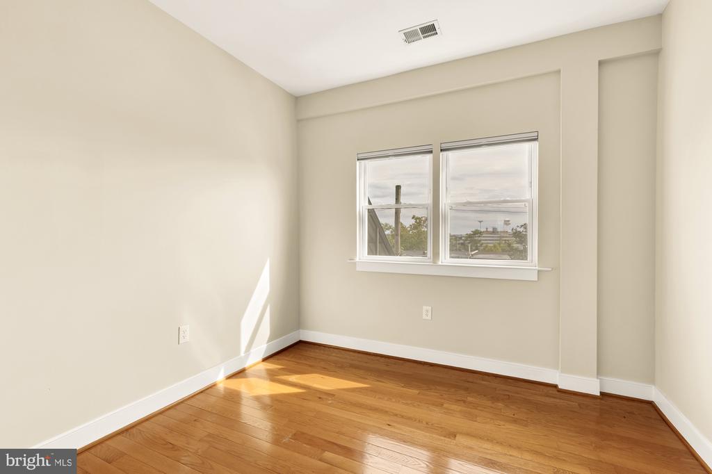 1353 ADAMS STREET NE Unit: 3