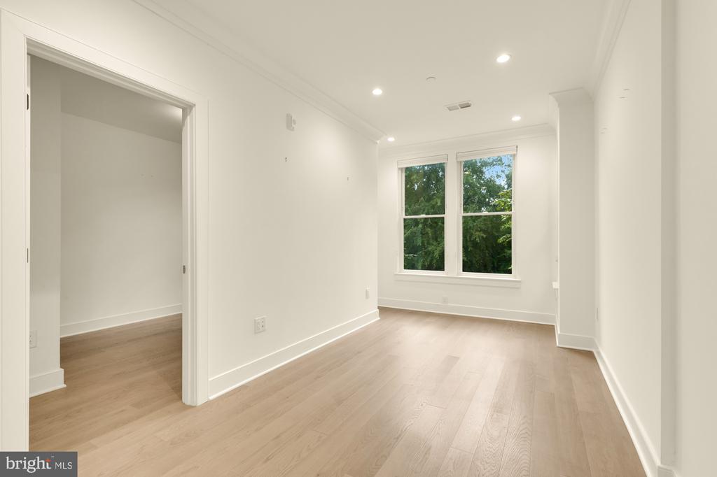 1313 11TH STREET NW Unit: 5
