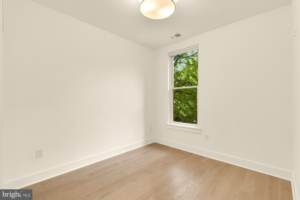 1313 11TH STREET NW Unit: 5
