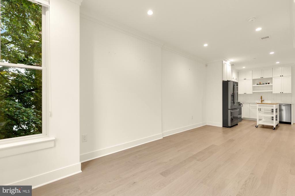 1313 11TH STREET NW Unit: 5