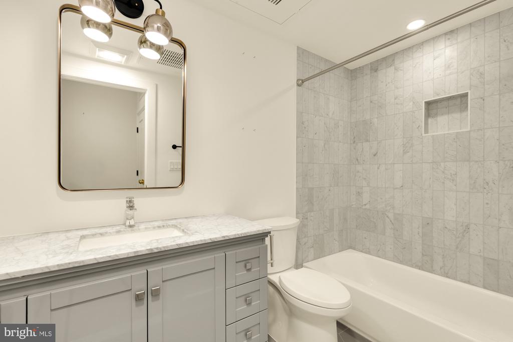 1313 11TH STREET NW Unit: 5