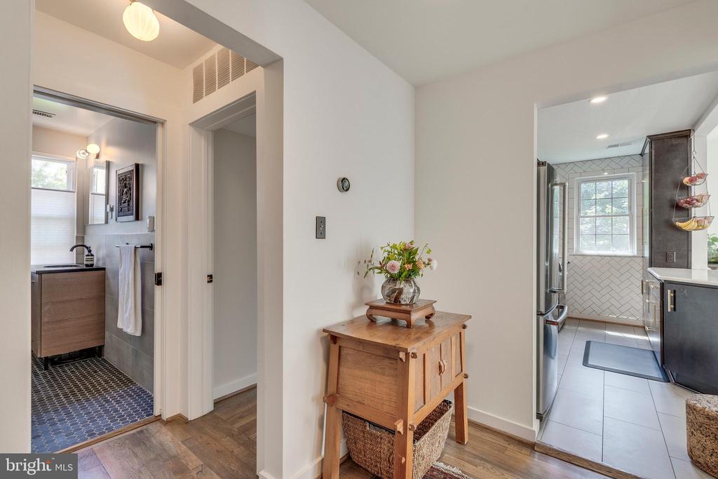 2232 Washington Ave #W-201