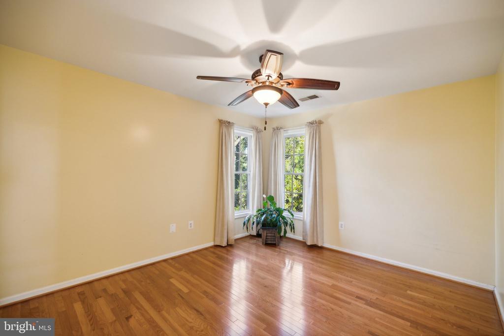 13129 Venetian Rd