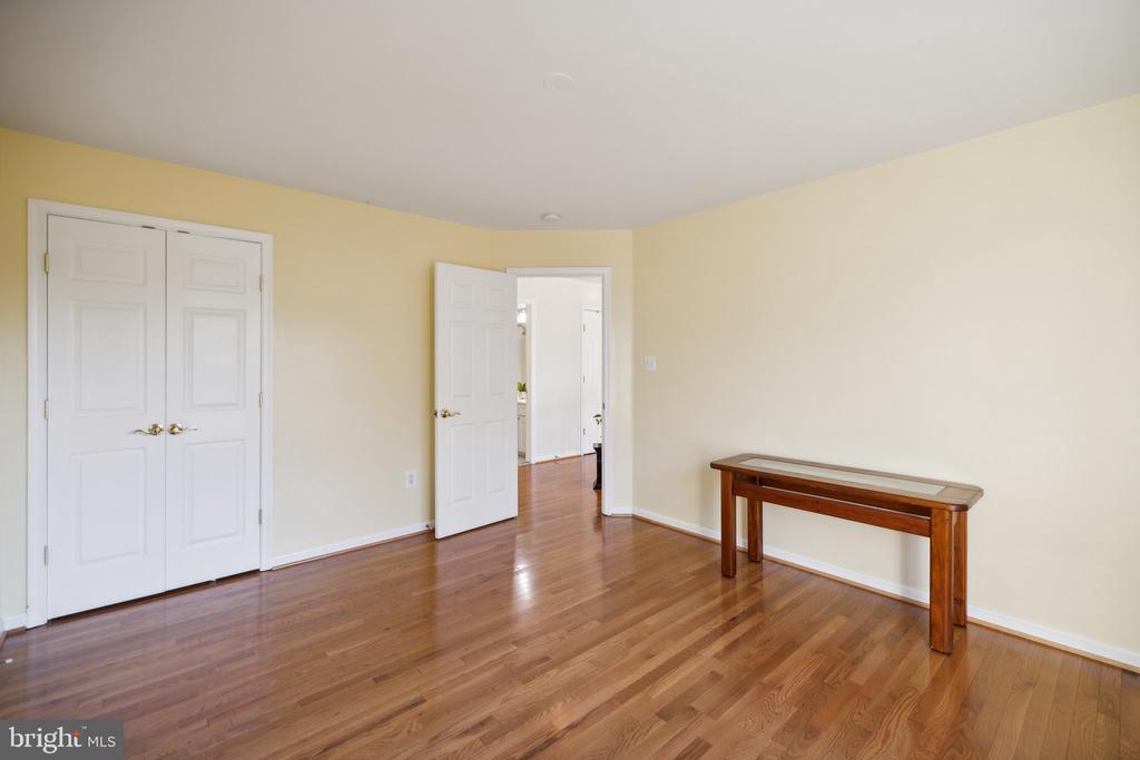 13129 Venetian Rd