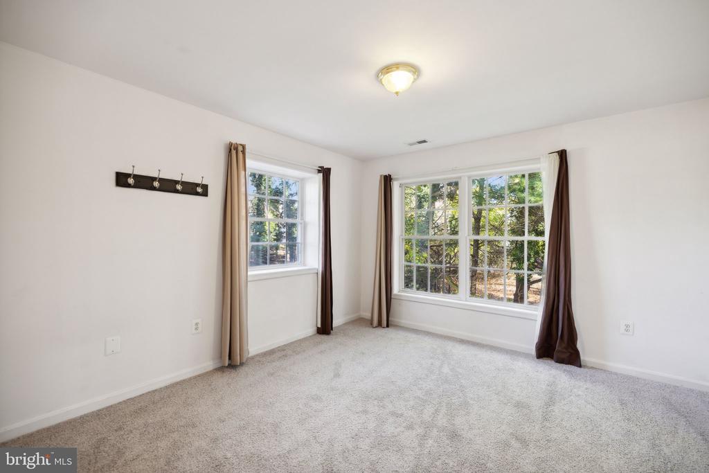 13129 Venetian Rd