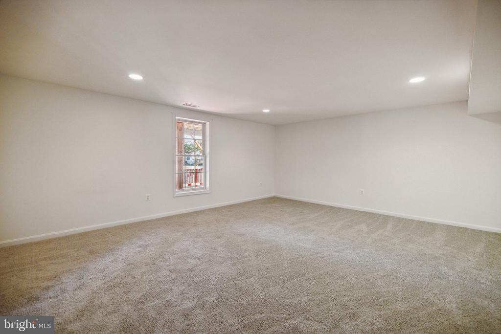 13129 Venetian Rd