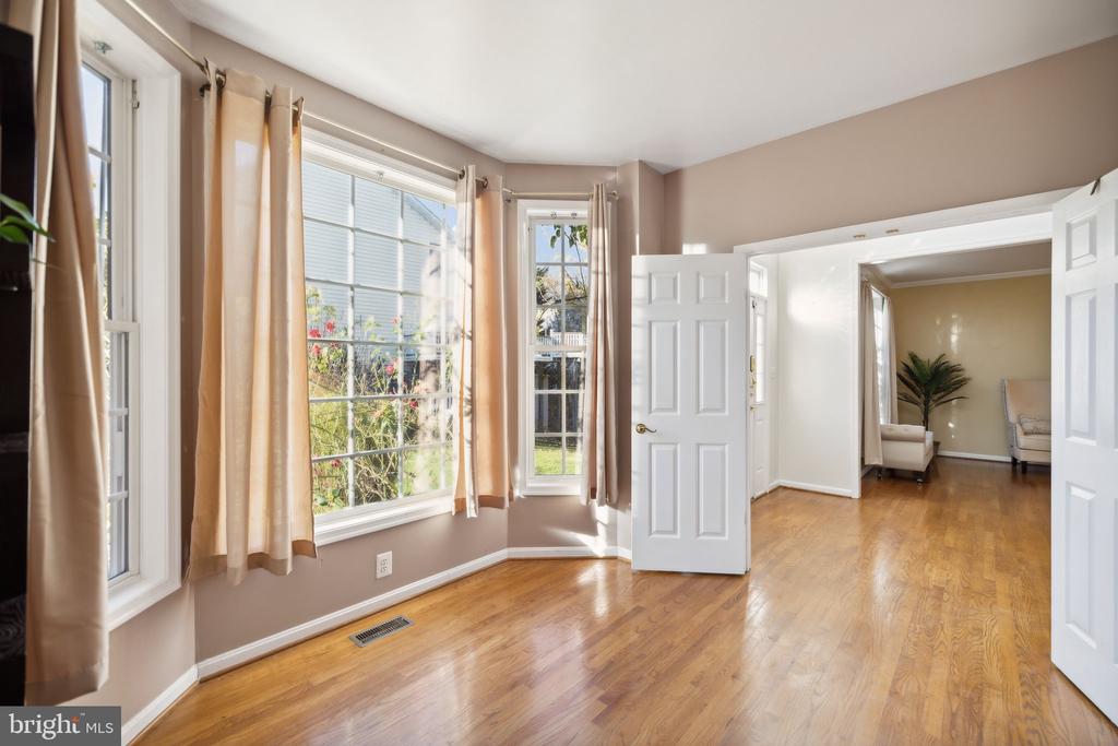 13129 Venetian Rd
