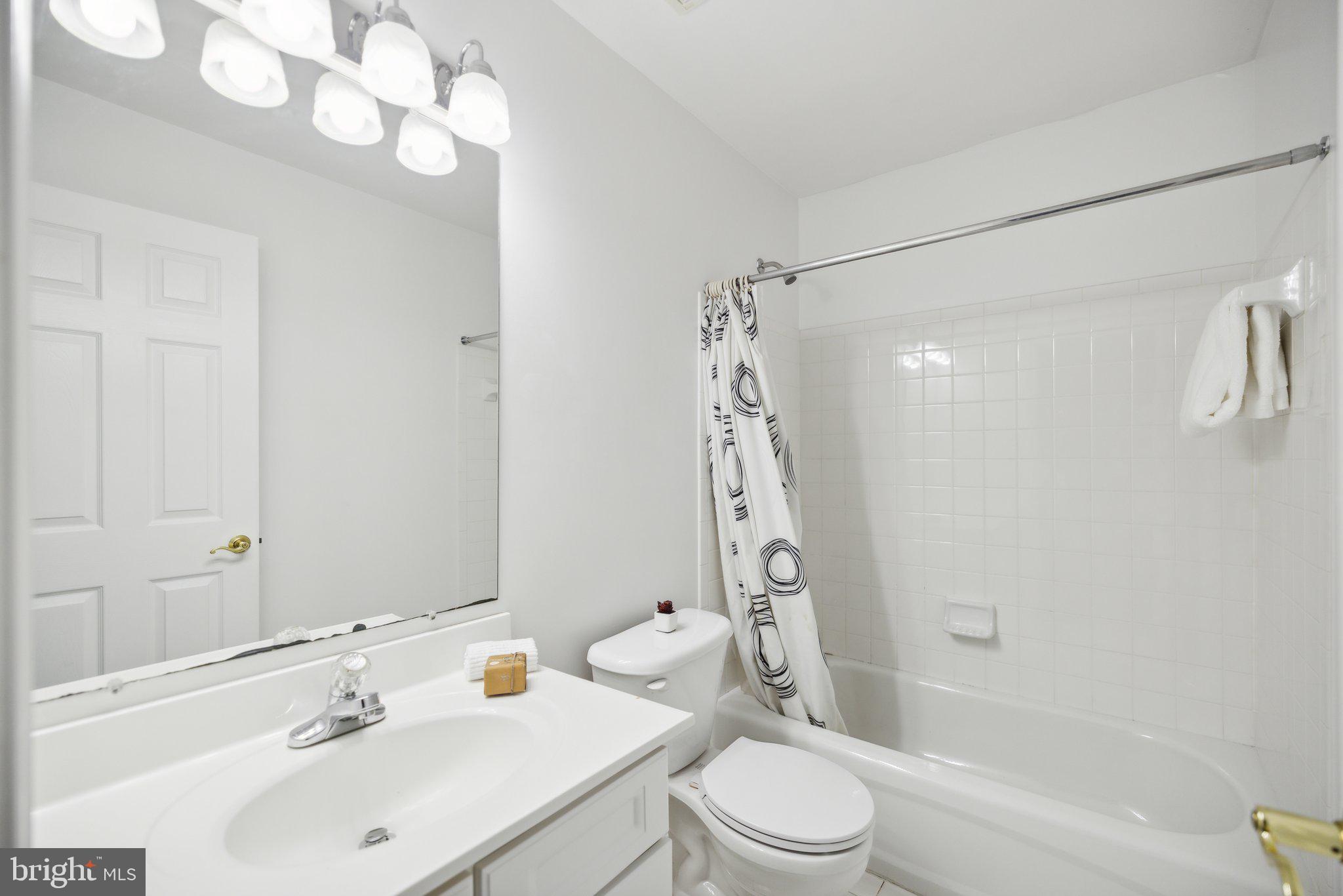 13129 Venetian Rd