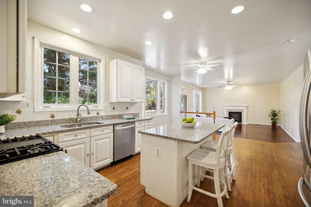 13129 Venetian Rd