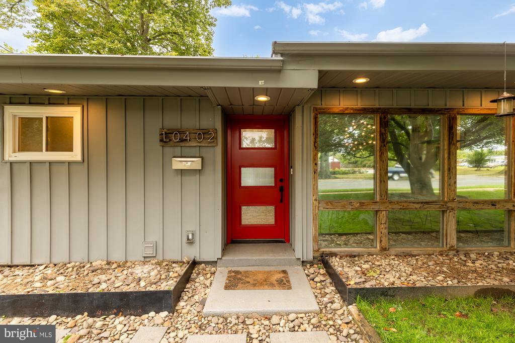10402 GILMOURE DRIVE