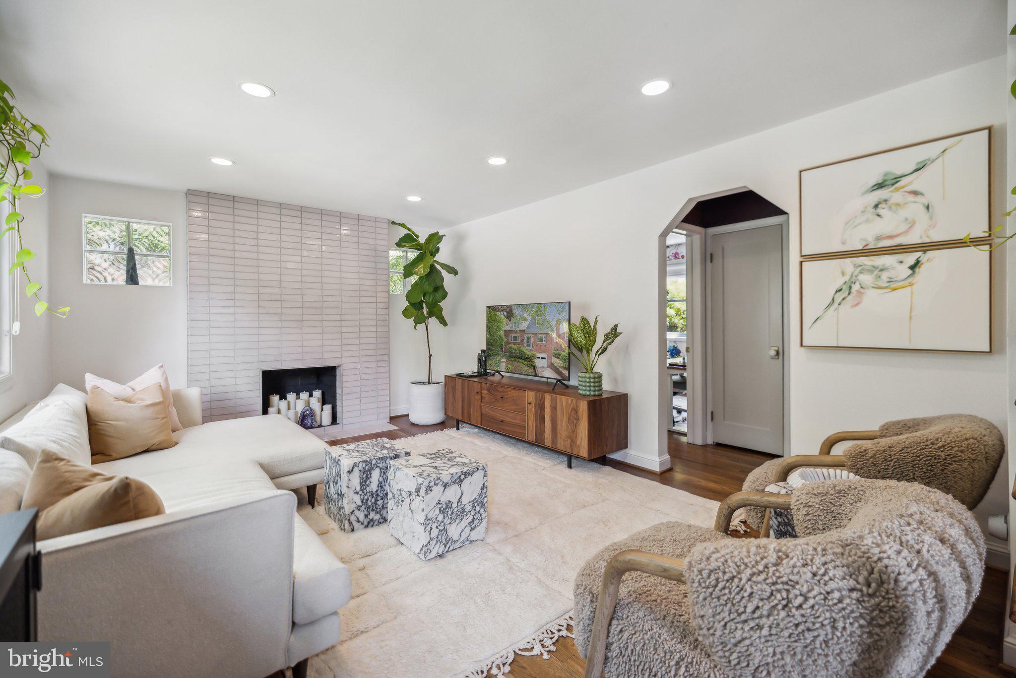 2309 Cheverly Ave