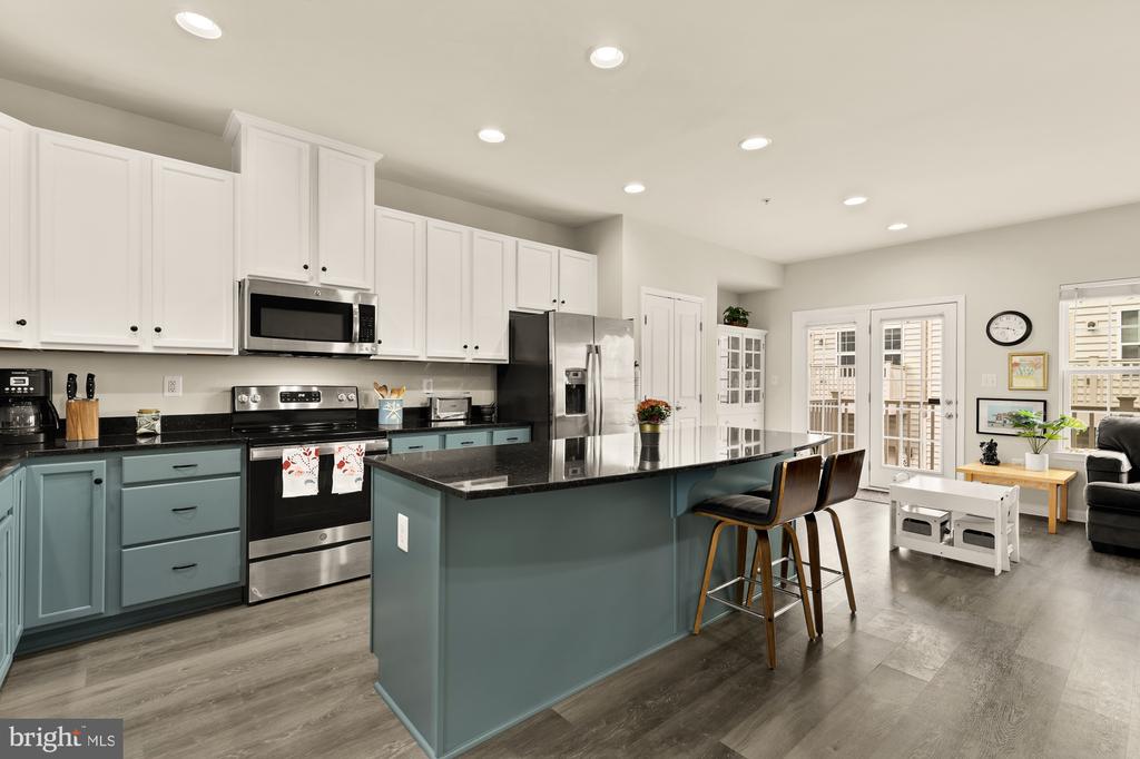 5236 STREAM BANK LANE